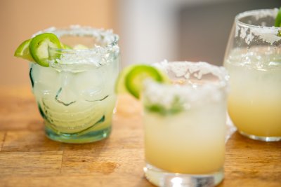 Zo maak je thuis een spicy cocktail die echt indruk maakt